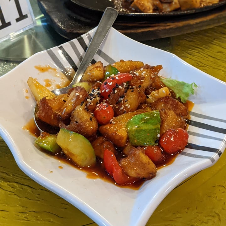 photo of Nature Vegetarian Delights Sweet & Sour Monkey Head Mushrooms shared by @oblongboxes on  01 May 2021 - review