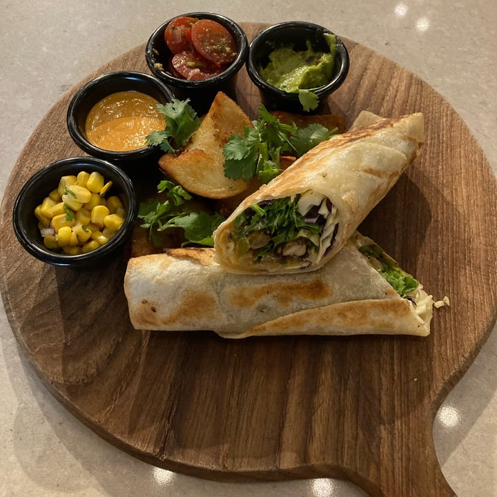 review photo of Genius Central Singapore Mexican Vegan Fajitas Wrap shared by @annzhen on 16 Jun 2022 - review