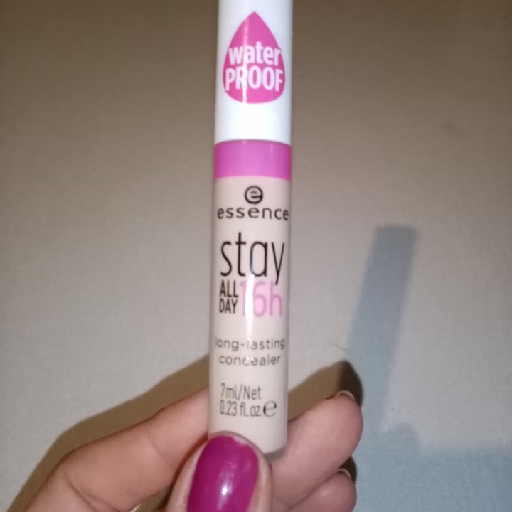 photo of Essence Cosmetics Long-lasting eyes concealer shared by @valeveg75 on  24 Mar 2021 - review