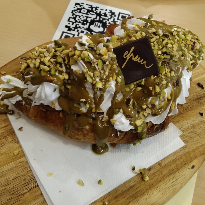 photo of Efrem - Caffetteria, Pasticceria, Cucina Brioche Bomba shared by @flowerpower84 on  03 Nov 2021 - review