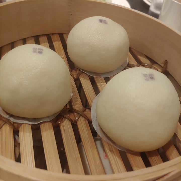 photo of Din Tai Fung Steamed Yam Bun shared by @vegananu on  12 Sep 2021 - review