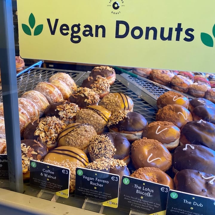 photo of The Rolling Donut Peanut Butter Chocolate Donut shared by @martamarcantoni on  31 May 2022 - review