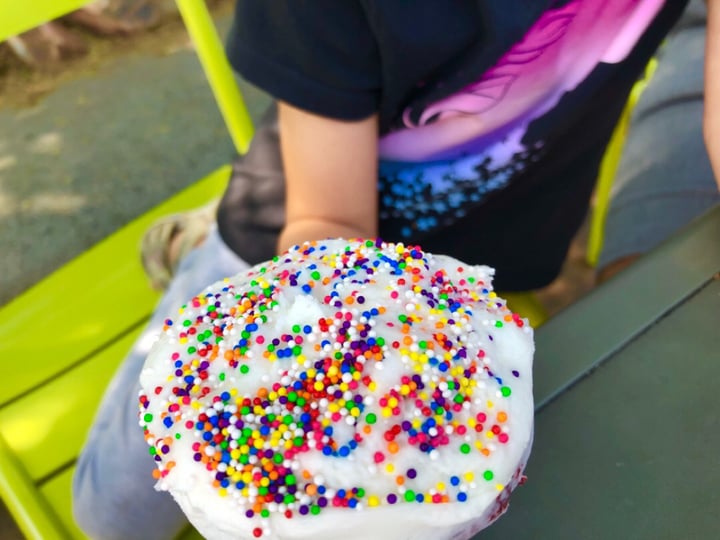 review photo of Sprinkles Cupcakes Vegan Red Velvet Cupcake shared by @s1224 on 05 Aug 2019 - review