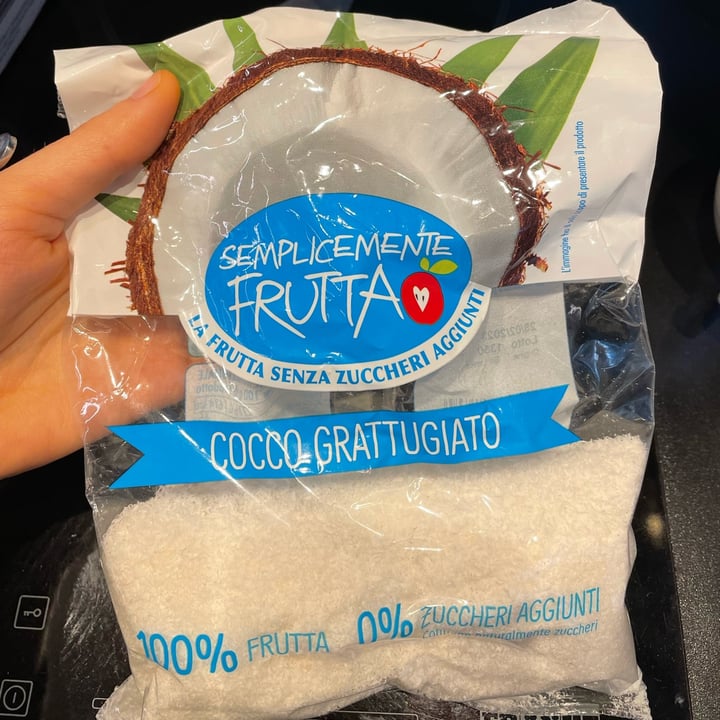 photo of Semplicemente frutta Cocco Grattuggiato shared by @eleonora88 on  12 Aug 2022 - review