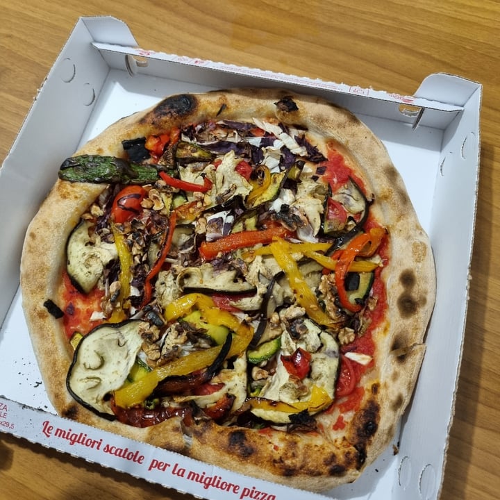 review photo of Miss delicious Pizza Veganina shared by @gingerjim on 09 Oct 2022 - review