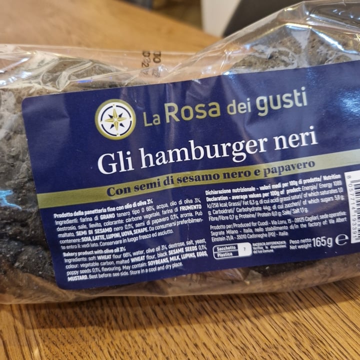 photo of La Rosa Dei Gusti gli hamburger neri shared by @aliceali on  09 Oct 2022 - review