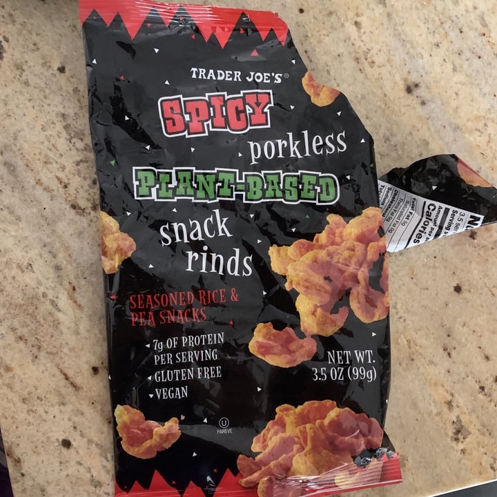 photo of Trader Joe's Spicy porkless plant-based snack rinds shared by @helenyang on  21 Aug 2021 - review