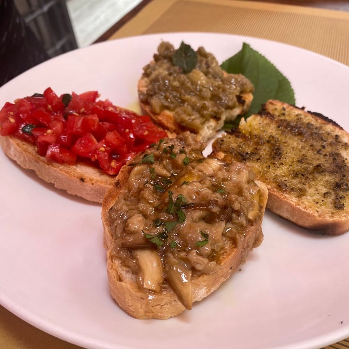 review photo of Scuola Elementare della Pasta Bruschette miste shared by @gabri15 on 17 Jul 2021 - review