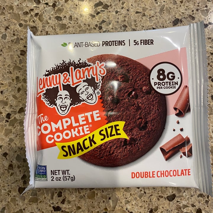 photo of Lenny & Larry’s The Complete Cookie Double Chocolate shared by @isabellaferri on  19 Mar 2022 - review
