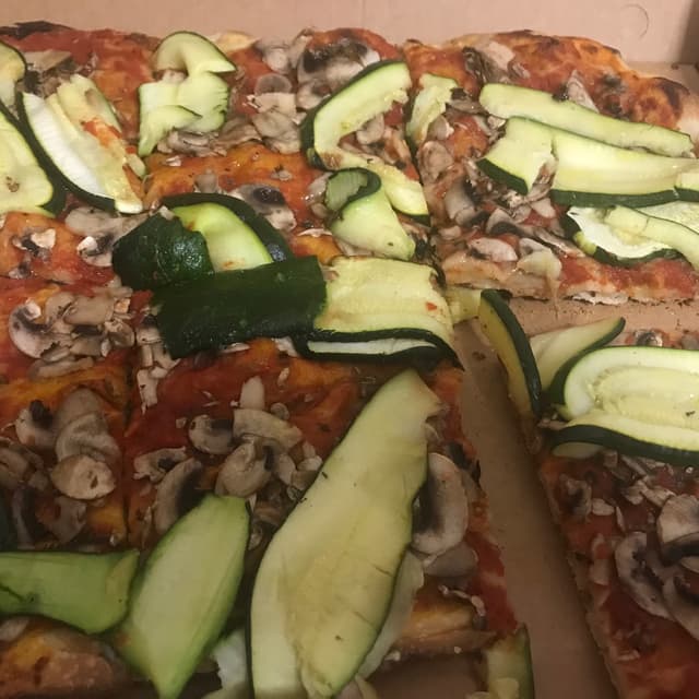 Photo of the dish “Pizza Funghi, Zucchine, Pomodoro”
