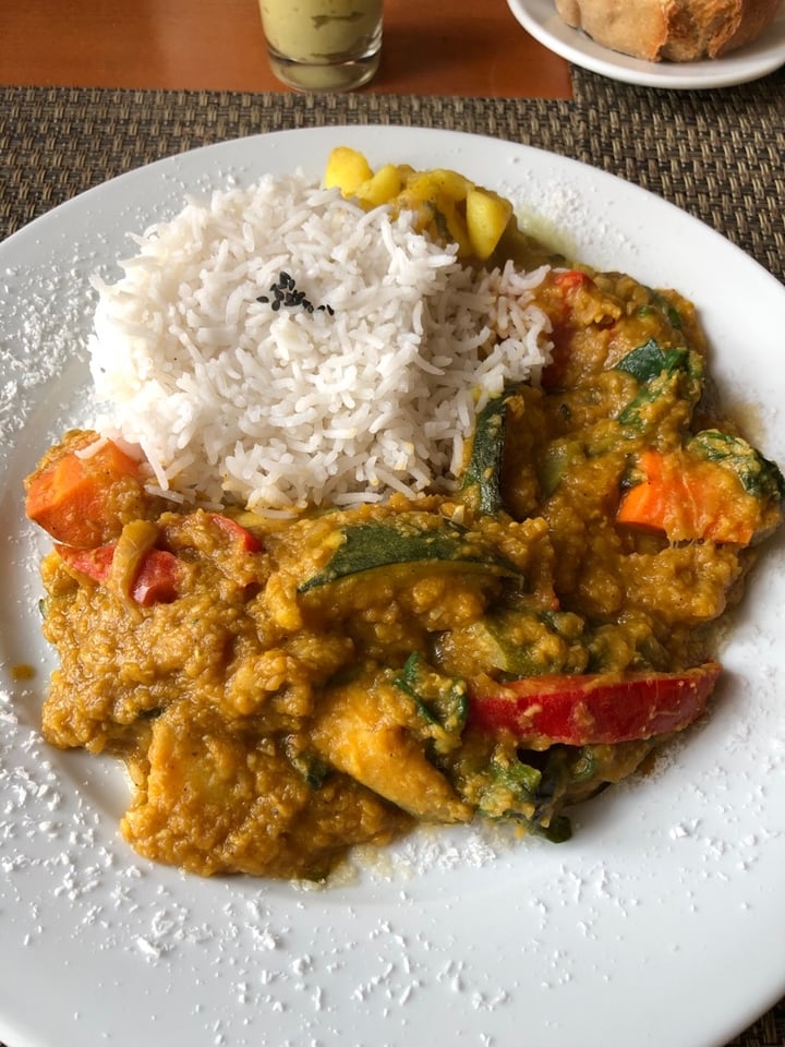 review photo of Cardamomo leiria Vegetable Curry shared by @csantos on 11 Feb 2020 - review