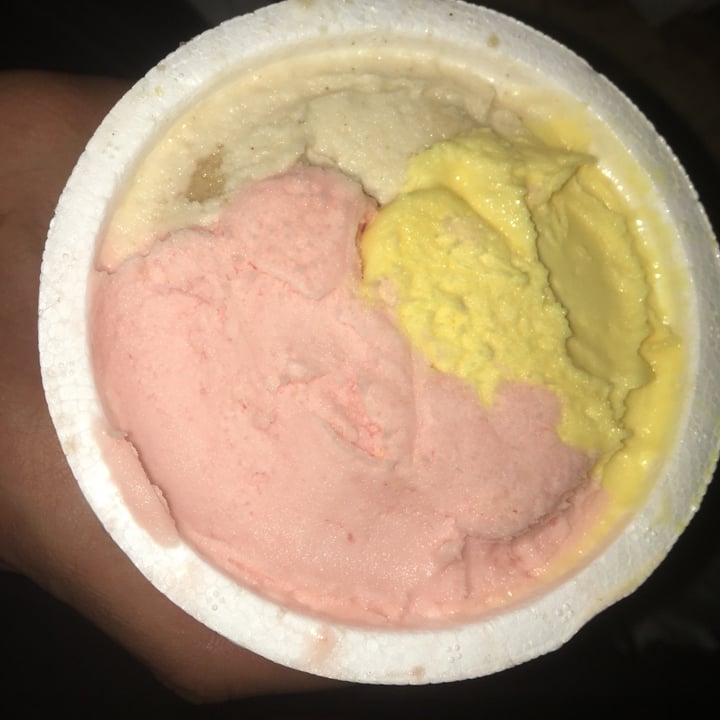 review photo of Alchemy Helado de Turmeric Latte shared by @catalinabuffarini on 21 Nov 2021 - review