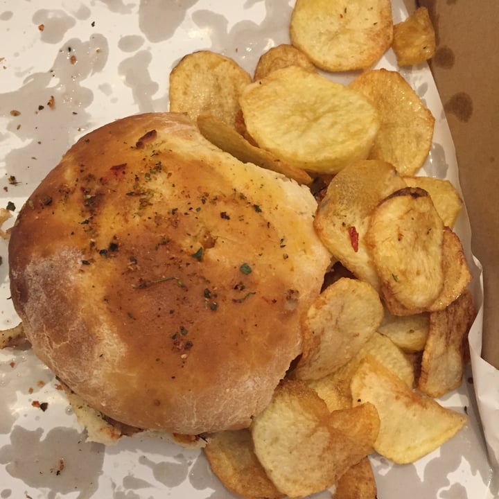 review photo of Venue Sandwich Criollo De Seitán Con Papas shared by @milimtn on 10 Jul 2021 - review