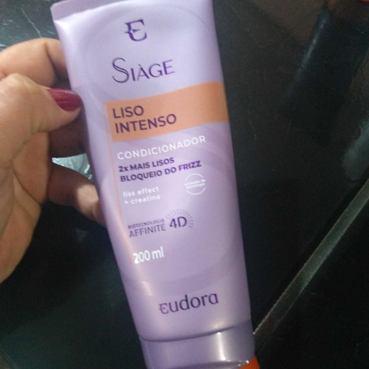 photo of Siage condicionador siàge liso intenso shared by @flaviajaqueline on  06 May 2022 - review