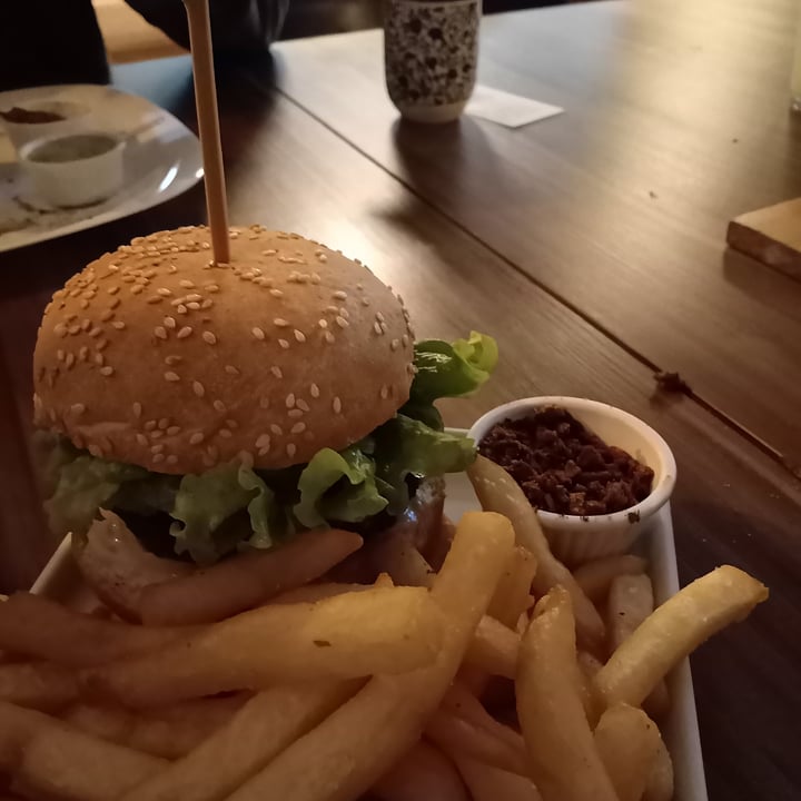 photo of Lechuga Mushroom shared by @julimendesviana on  13 Nov 2022 - review