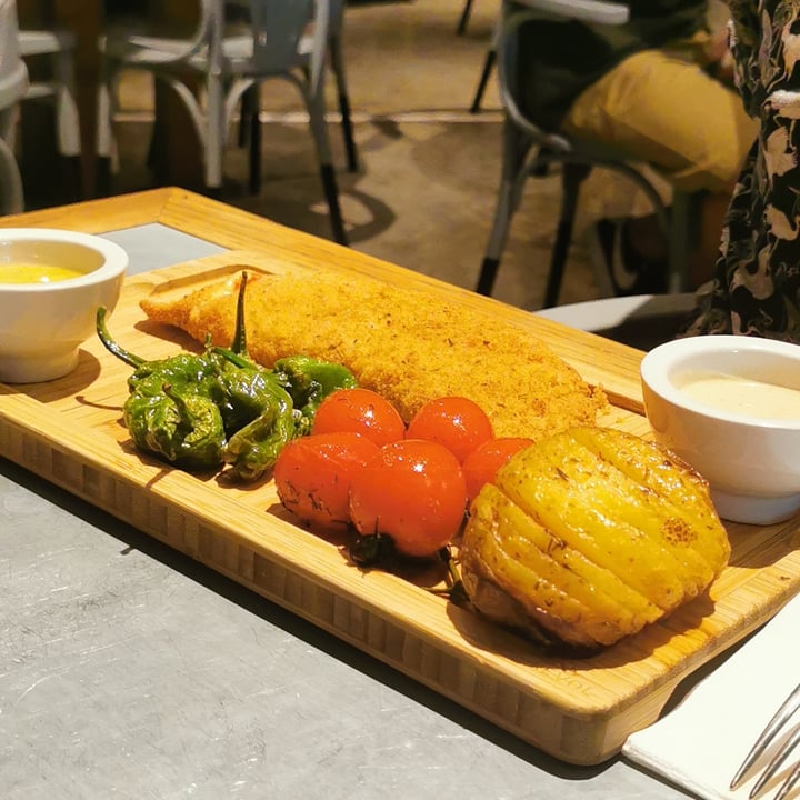 review photo of Teresa Carles Cachopo Relleno De Pimiento shared by @veggieterranean on 12 Oct 2022 - review