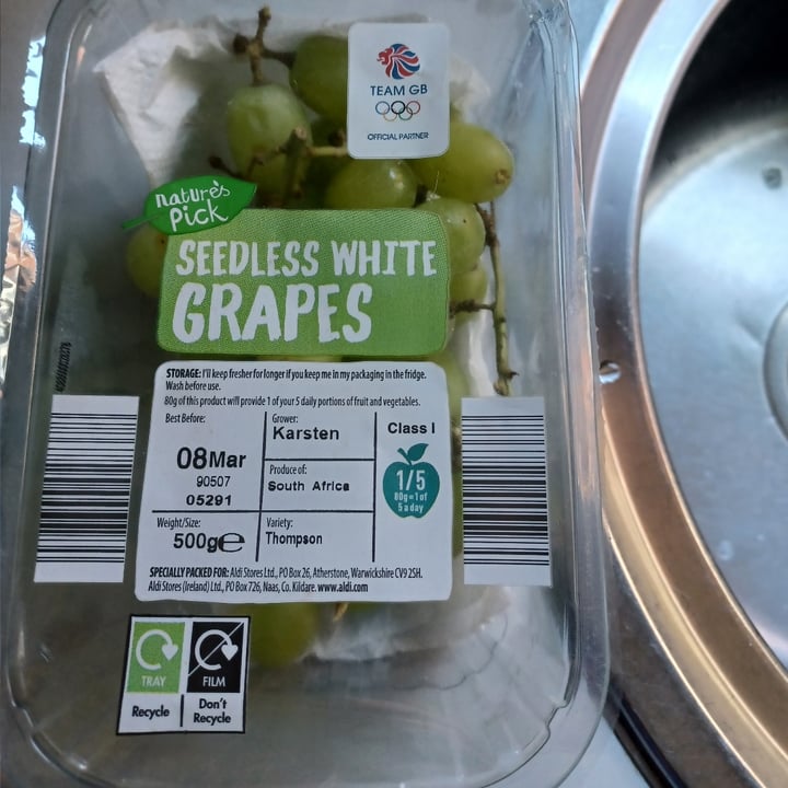 photo of Aldi foodie market Grapes shared by @tinkx on  04 Mar 2022 - review