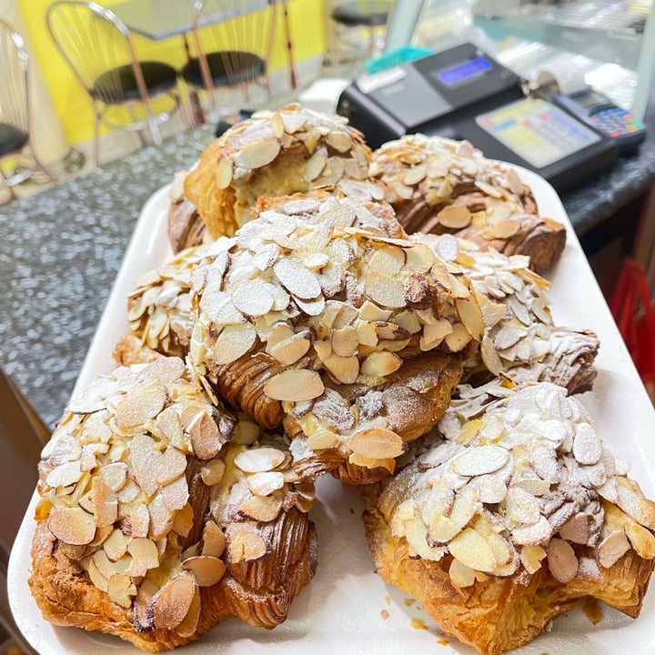 photo shared by @richouxpatisserie on  20 May 2022 - post