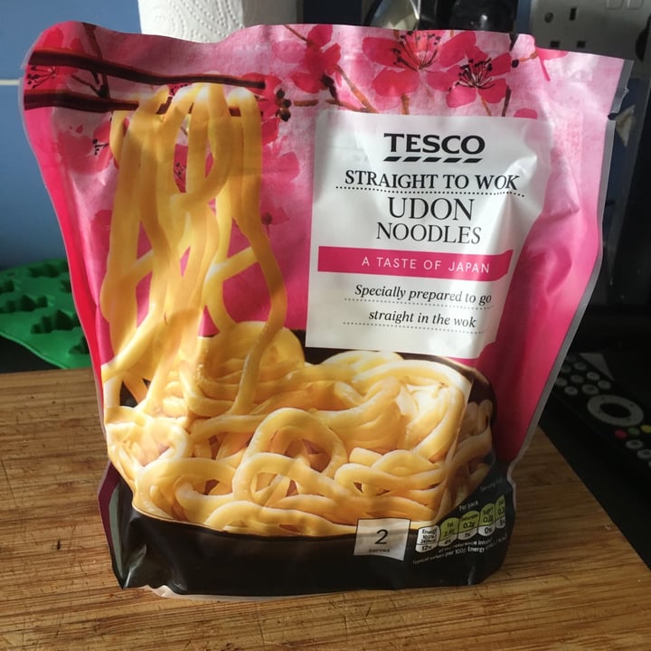 photo of Tesco Straight to wok Udon Noodles shared by @billyalmatteini on  29 Aug 2021 - review