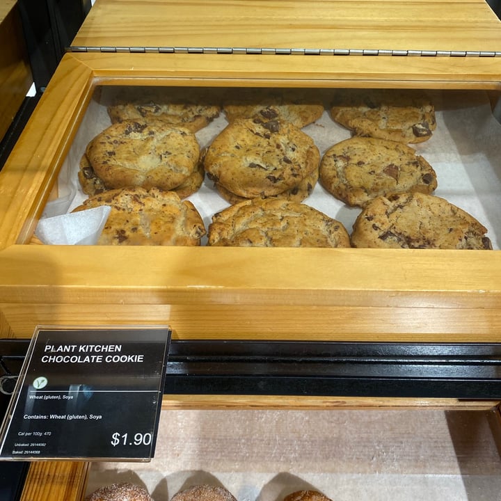 review photo of Plant Kitchen (M&S) Vegan Chocolate cookie shared by @hannahjtan on 21 Jun 2021 - review