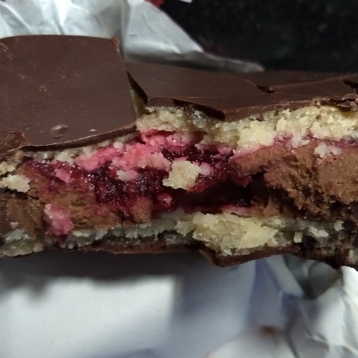 review photo of Mooki Pastelería Vegana Alfajor De Frutos Rojos shared by @jisam on 05 Jul 2022 - review