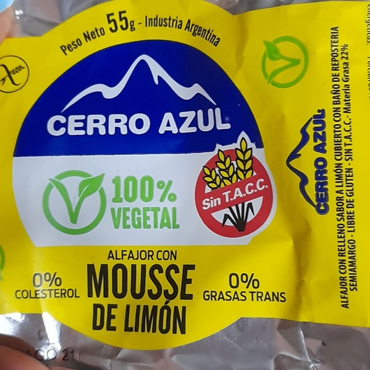 photo of Cerro Azul Alfajor con Mousse de Limón shared by @marloruu on  05 Jun 2021 - review