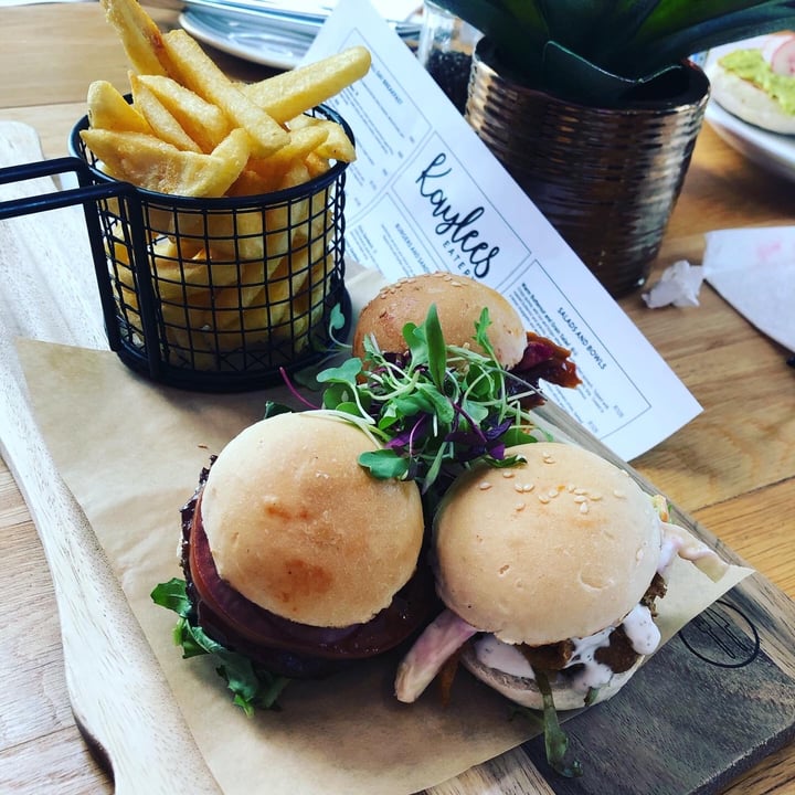 photo of Kaylee's Eatery Trio of sliders shared by @fruitfulliving on  03 Oct 2021 - review