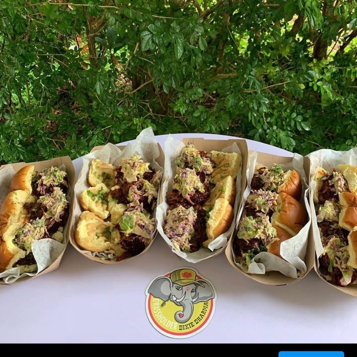 review photo of Dharma Southern Kitchen: Tampa Carolina Pulled Pork Jackfruit shared by @vegantampa on 17 Aug 2020 - review