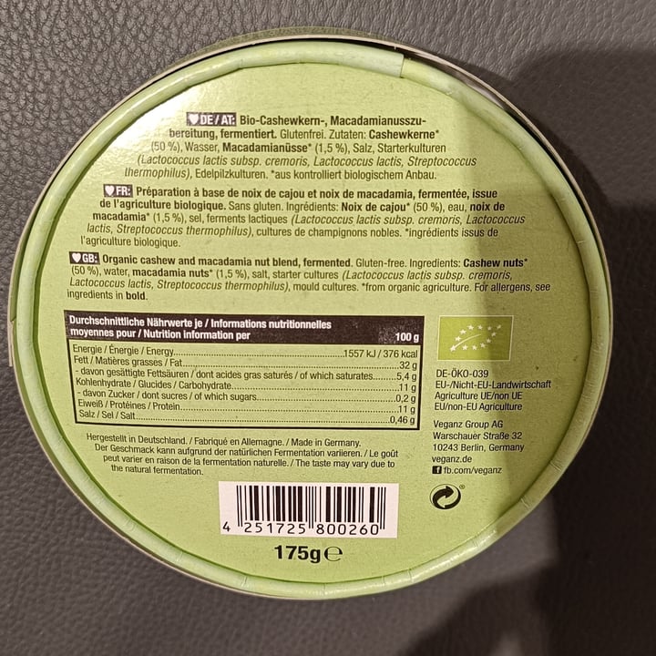 photo of Veganz Cashewbert shared by @tartarinielisa on  28 Nov 2022 - review