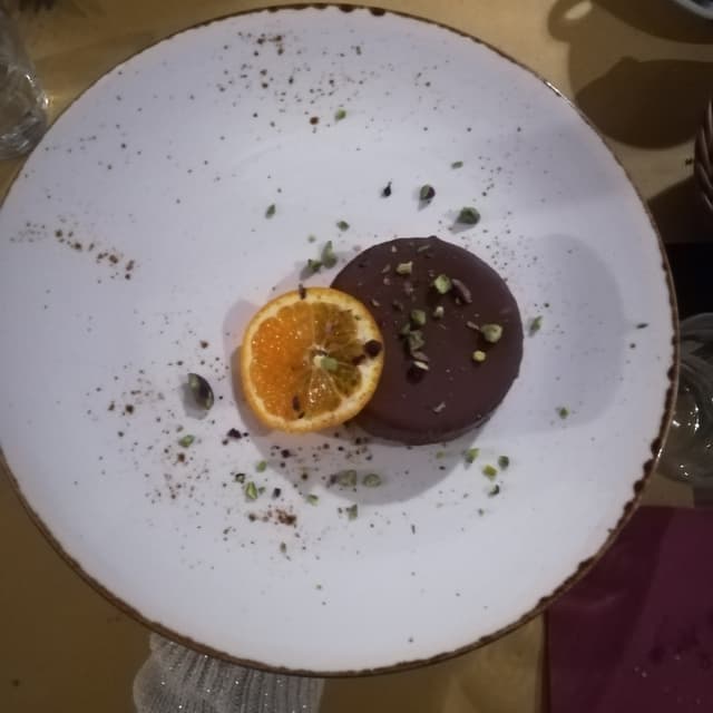 Foto del plato “Torta sacher raw”