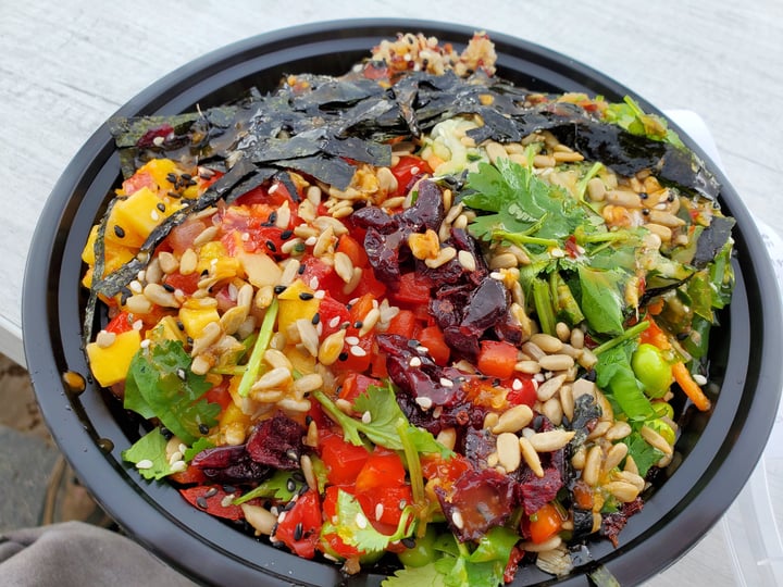 review photo of POKE BOWL RRITO Vegan bowl shared by @brightsmile on 25 Oct 2021 - review