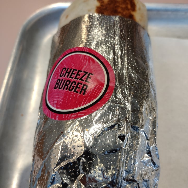 photo of Club Mexicana The Cheezeburger Burrito shared by @andresg on  29 Aug 2021 - review