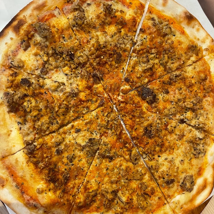 photo of WS Deli Experience Store Tofu Crumble Pizza shared by @lav1212 on  09 May 2022 - review