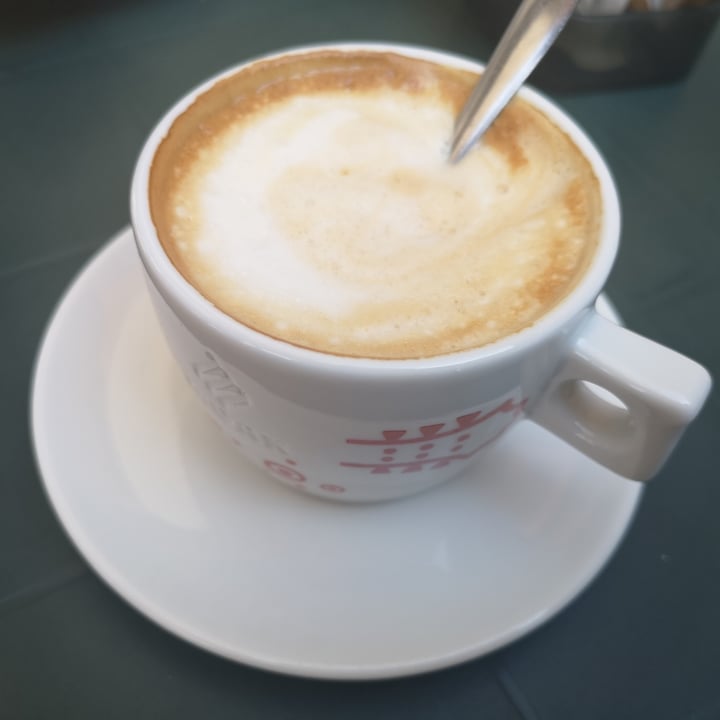 photo of BAR DELLA PIAZZETTA cappuccino latte di mandorla shared by @matteoto on  22 Jun 2022 - review