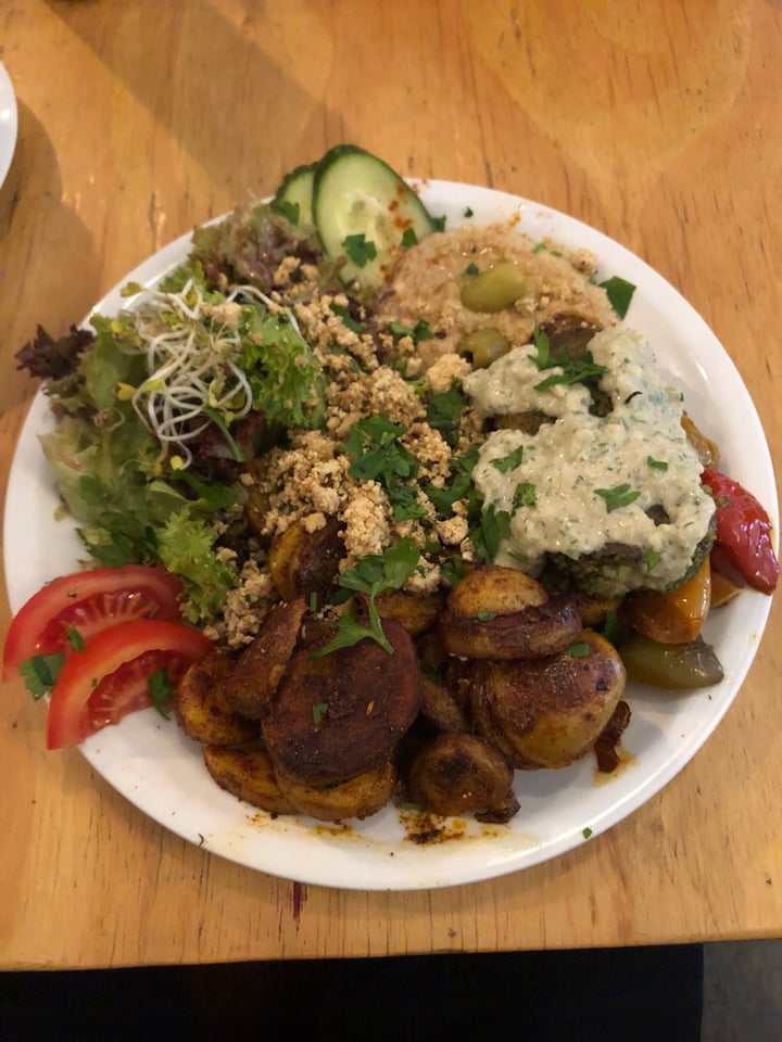 photo of Kombüse - Vegetarische Küche Falafel Teller shared by @jaga94 on  19 Oct 2019 - review