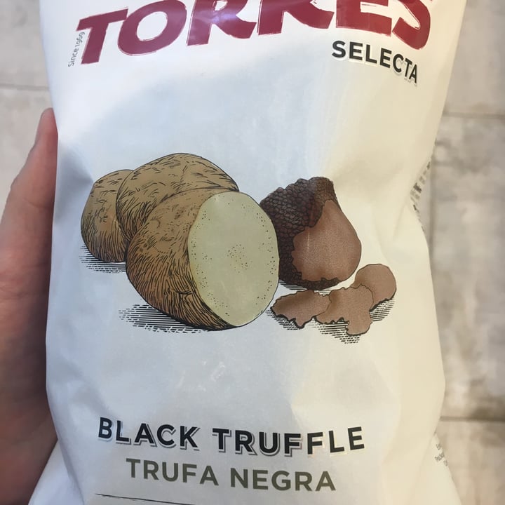 photo of Torres Selecta Torres Selecta Black Truffle Chips shared by @allergictomeat on  27 Jun 2020 - review