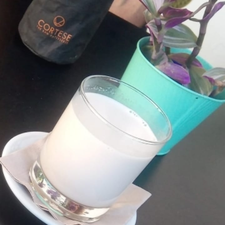 photo of Cortese Café 900 Latte di Mandorle shared by @wandavetveg on  20 Jul 2022 - review