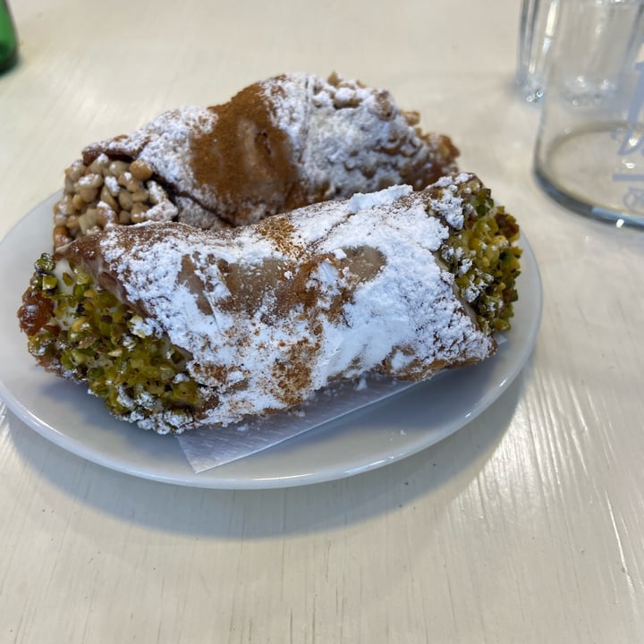 photo of Bar Dolcezza di Cuscunà Temistocle Cannoli shared by @aledece on  15 Jul 2022 - review