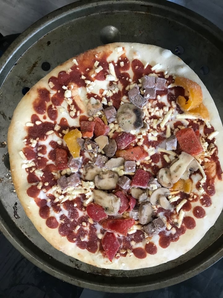 photo of Plant Menu BBQ Bacon Style Pieces & Mushroom Pizza shared by @laurenmitchell on  05 Apr 2020 - review