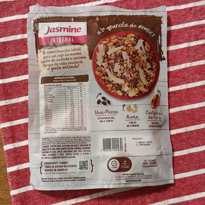 photo of Jasmine Granola de Cereais Maltados com Castanha do Pará shared by @pamioliveira on  10 Jul 2022 - review