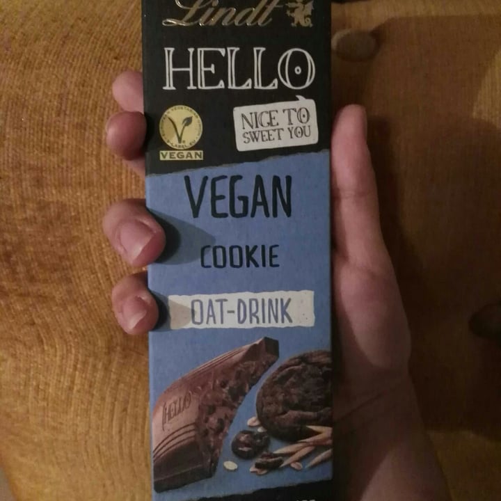 photo of Lindt Hello Vegan Cookie Oat-Drink shared by @snowswan on  11 Aug 2022 - review
