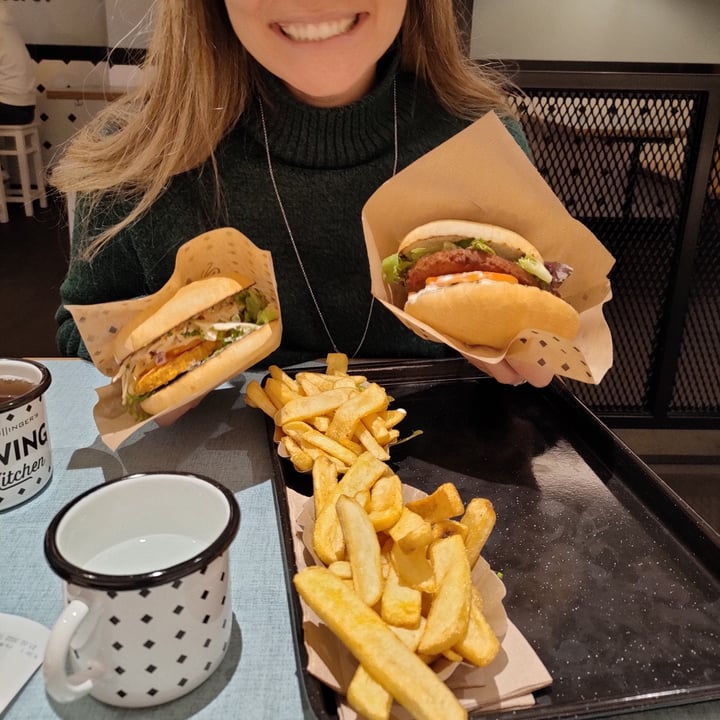 review photo of Swing Kitchen Chili Burger shared by @fraformi on 01 Apr 2022 - review