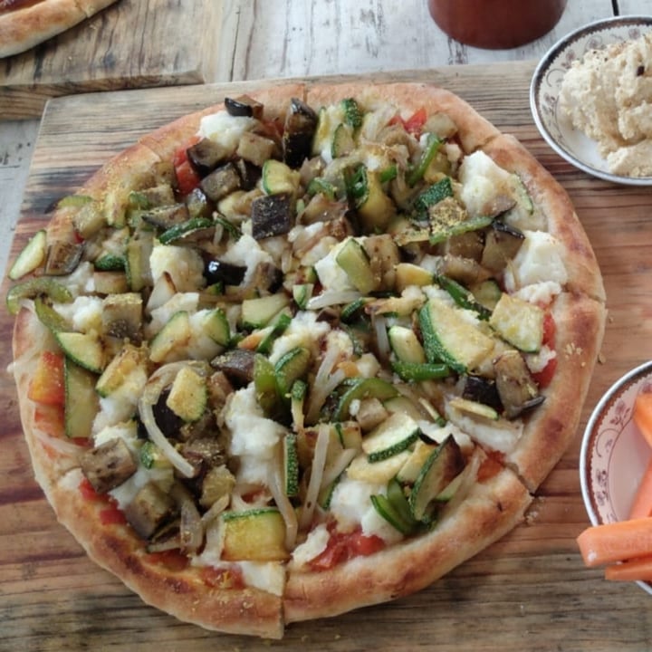 photo of Layla Vegan Pizza Eat Your F%&@ Vegetables shared by @taniaislas on  23 Jul 2021 - review