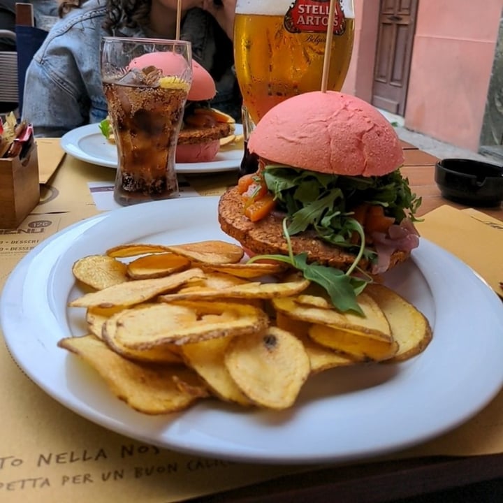 photo of Old Square Hamburger Vegetali shared by @emmearn on  05 Apr 2021 - review