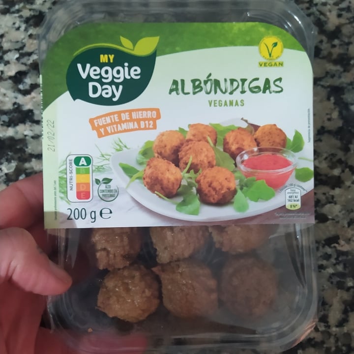 photo of My veggie day Albóndigas veganas shared by @aramys on  08 Feb 2022 - review
