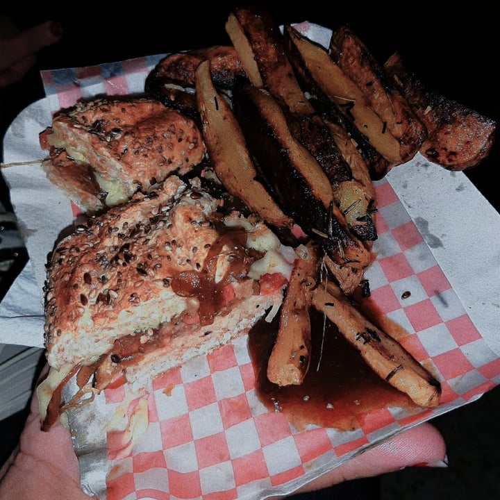 photo of Tostatto Sandwich Tostatto especial shared by @nahhhhiara on  04 Jun 2020 - review