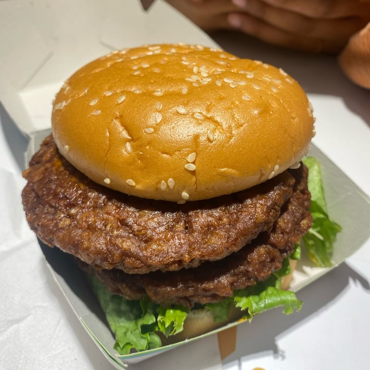 photo of McDonald's Big Vegan TS shared by @holasoymylk on  02 Oct 2021 - review