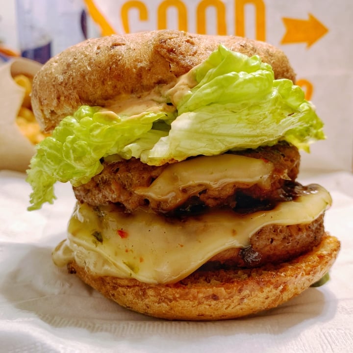 photo of Next Level Burger Brooklyn Classic Cheeseburger shared by @hugemittons on  22 Dec 2019 - review