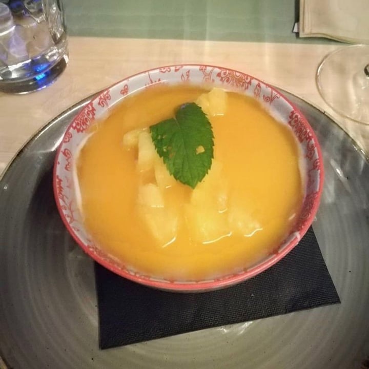 photo of Dhabbu - l'asiatico Blanc Manger al latte di cocco con salsa al passion fruit e dadini di ananas shared by @soleiljaune on  08 Sep 2021 - review
