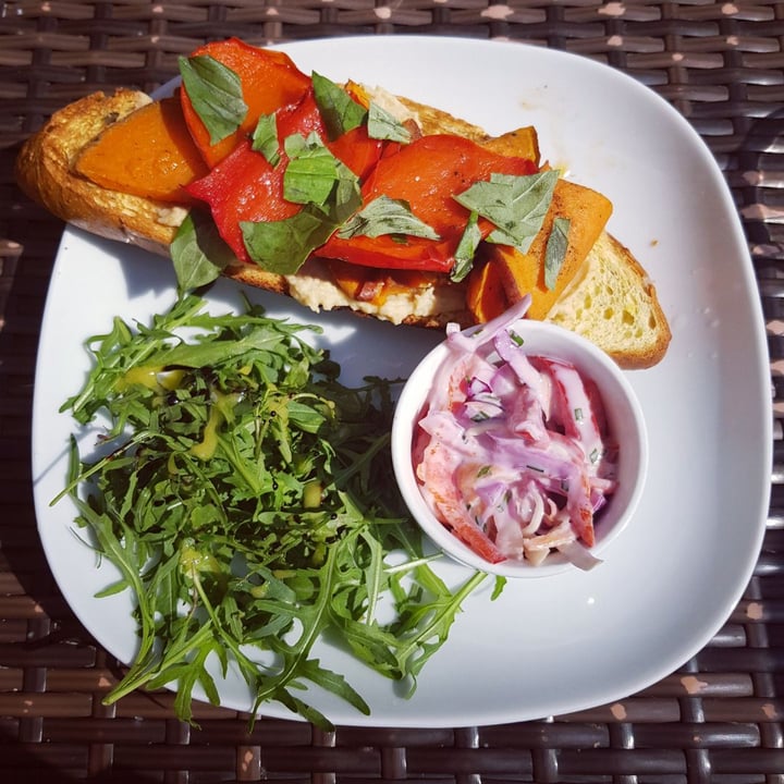 photo of The Cottage Kitchen Roasted Red Pepper, Seeet Potato and Houmous Sandwich (without coleslaw) shared by @chromiumcat on  23 Jun 2019 - review